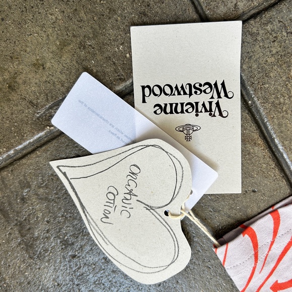 Vivienne Westwood 300$ Brand new Extra Virgin Olive Oil T Shirt w/ Orb Print - Picture 11 of 12